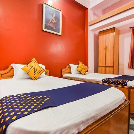 สปอต ออน 66948 โฮเต็ล มิดทาวน์ Hotel Gondia ภายนอก รูปภาพ