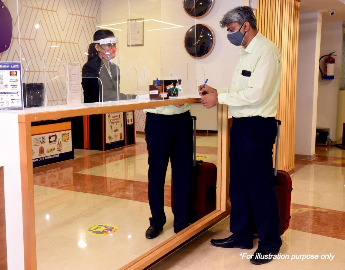 สปอต ออน 66948 โฮเต็ล มิดทาวน์ Hotel Gondia ภายนอก รูปภาพ
