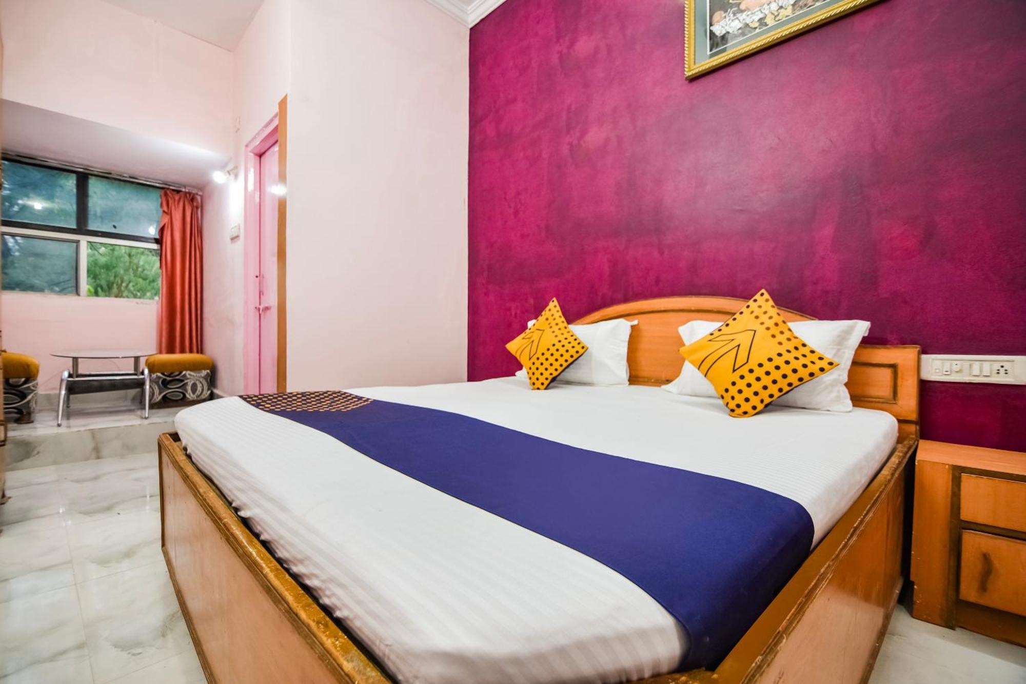 สปอต ออน 66948 โฮเต็ล มิดทาวน์ Hotel Gondia ภายนอก รูปภาพ
