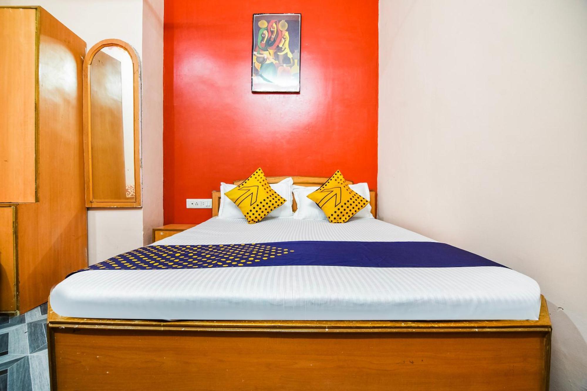 สปอต ออน 66948 โฮเต็ล มิดทาวน์ Hotel Gondia ภายนอก รูปภาพ